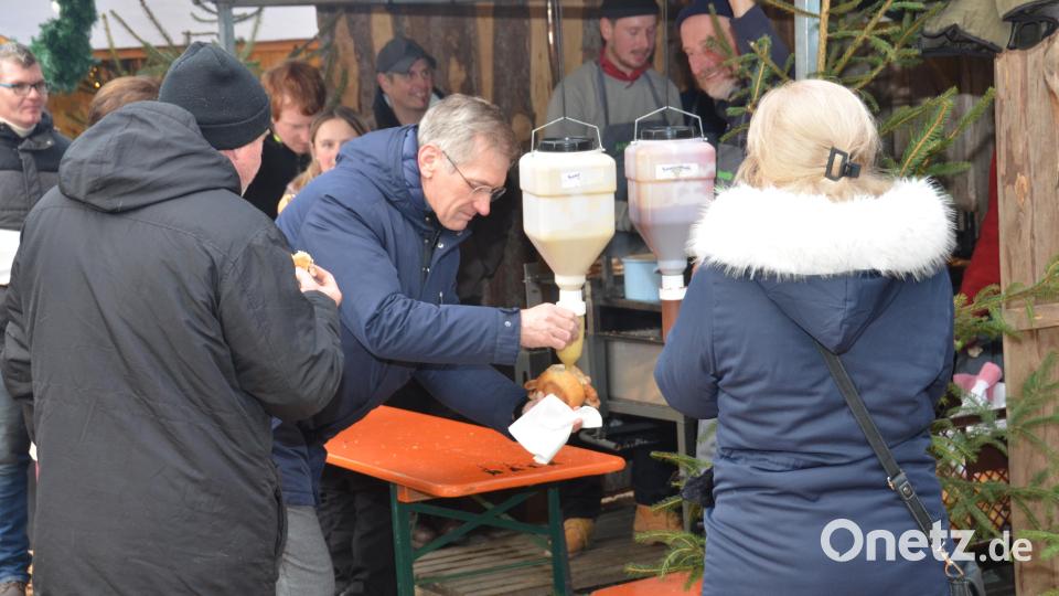 Bei den Oberlinder St.-Thomas-Schützen gab es Bratwürste vom Grill. Bild: dob