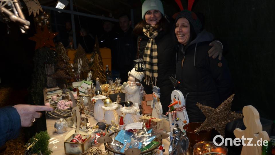 Dekoartikel oder Weihnachtsgeschenke gab es in großer Auswahl. Bild: dob