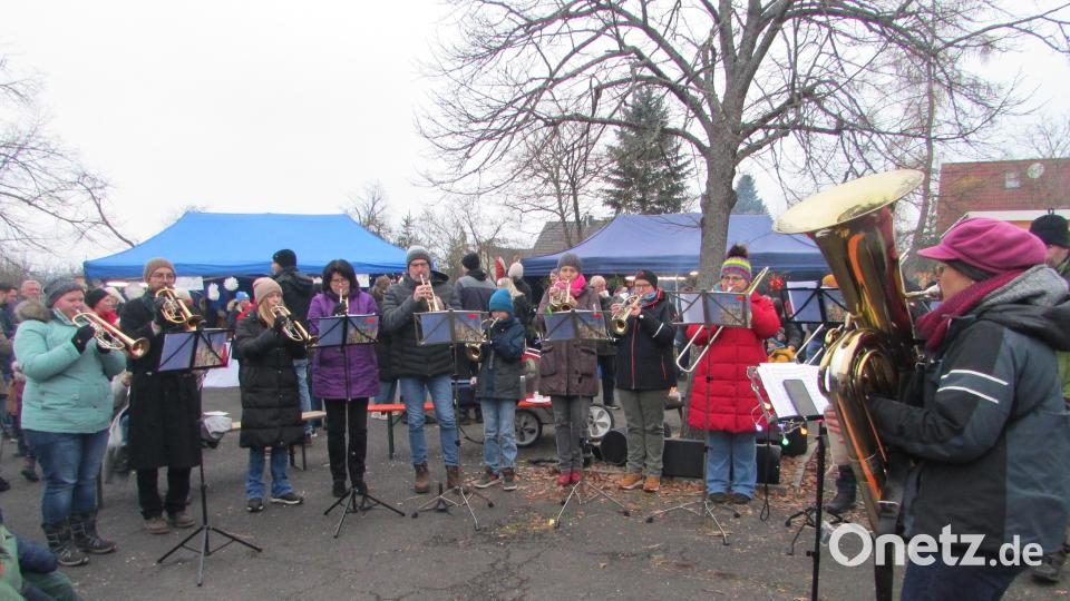Mit weihnachtlichen Weisen erfreute der Posaunenchor unter Leitung von Veronika Weber. Bild: sei