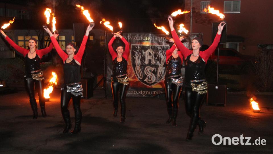 &quot;Ameno Signum&quot; setzt mit der Feuershow den glanzvollen Schlussakkord unter der Festjahr. Bild: pi