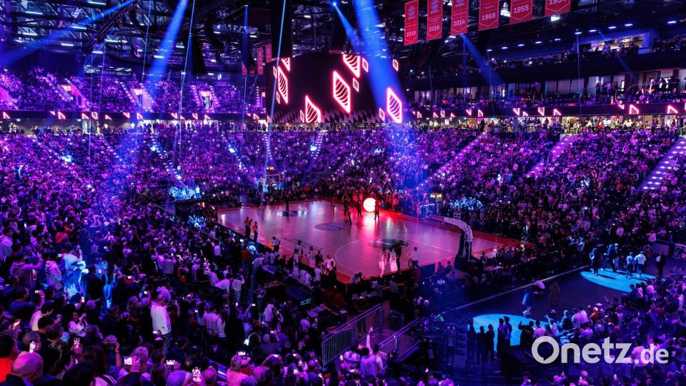 Der Deutsche Basketball Bund bewirbt sich mit dem SAP Garden um eine Vorrunde bei der Basketball-EM 2029. Bild: Matthias Balk/dpa