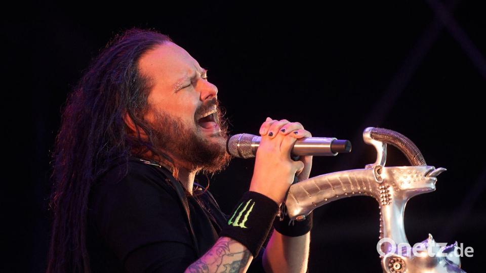 Jonathan Davis, Sänger der Band Korn freut sich auf die Auftritte in Deutschland. (Archivbild) Bild: Thomas Frey/dpa