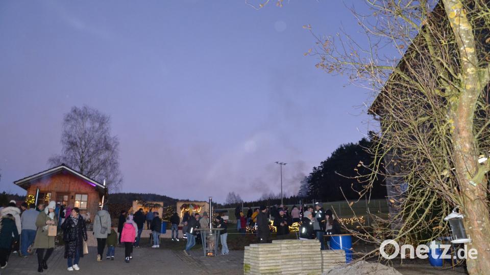 Romantisch zeigte sich die Hofweihnacht am Konradenhof in Gaisheim. Bild: gi