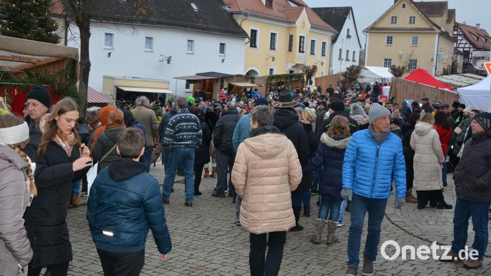 Viele Besucher aus Nah und Fern waren gekommen. Bild: jr
