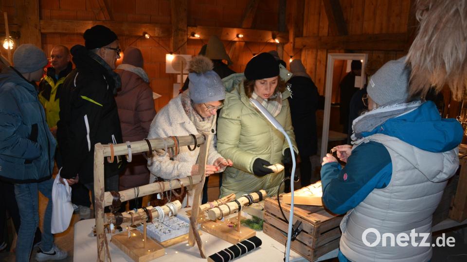 Wohl nirgendwo gibt es so viele Kunsthandwerker wie in Bad Neualbenreuth zu bestaunen. Bild: jr