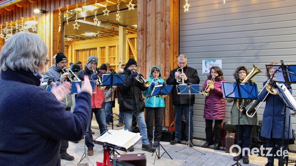 Der Posaunenchor trug mit weihnachtlichen Weisen zur besinnlichen Stimmung bei. Bild: ds