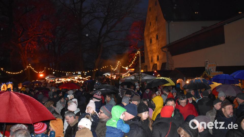 Der Grafenwöhrer Adventsmarkt war trotz Regens ein Besuchermagnet. Bild: rgr