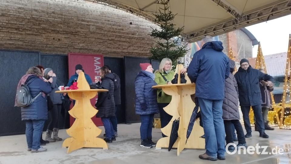 Die Bühne für die Maffei-Spiele, die in der Adventszeit als Glühwein-Umtrunkfläche. Bild: mzi