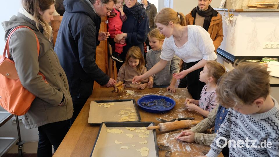 Stets umlagert war die Weihnachtsbäckerei in der Klosterküche Bild: do