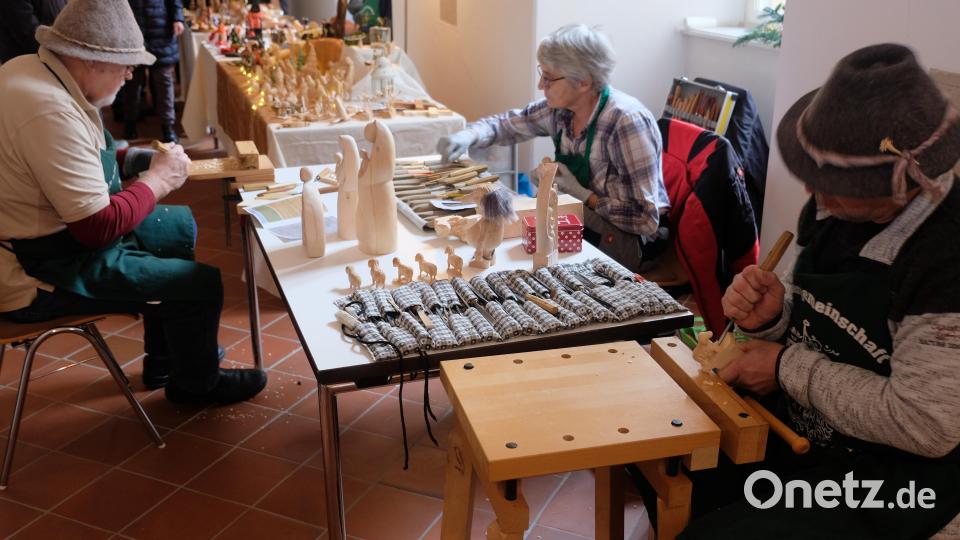 Die Schnitzkunst von Laien gehörte im Rahmen des Adventsmarktes zu den besonderen Hinguckern Bild: do