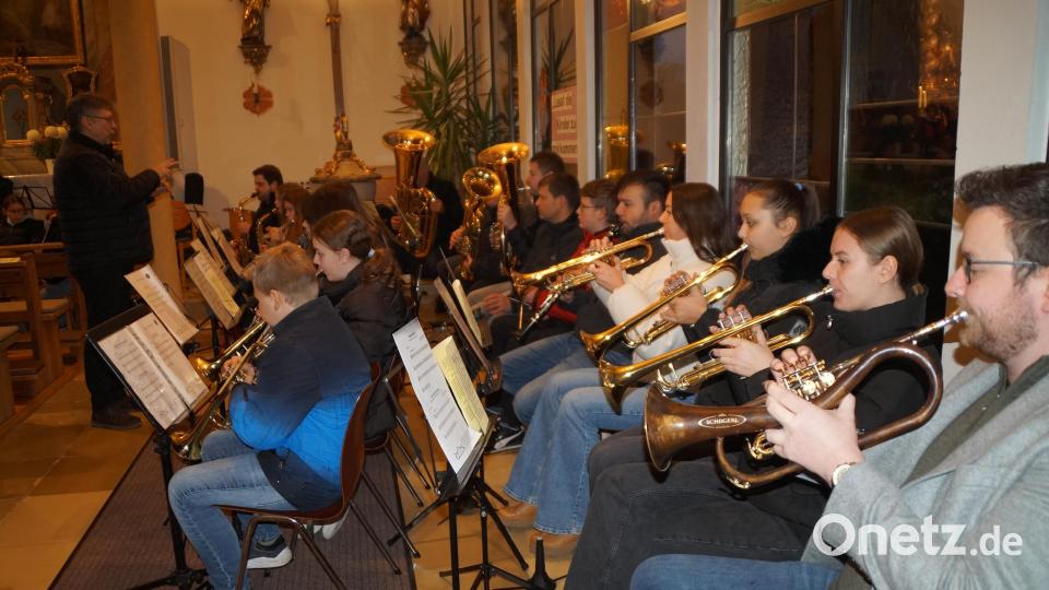 Traditionelle Lieder präsentiert die Blaskapelle Teunz. Bild: wel