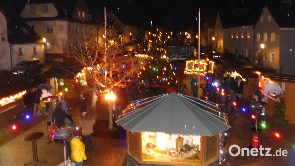 Statt Rathausplatz - eine Budenstadt Bild: hme