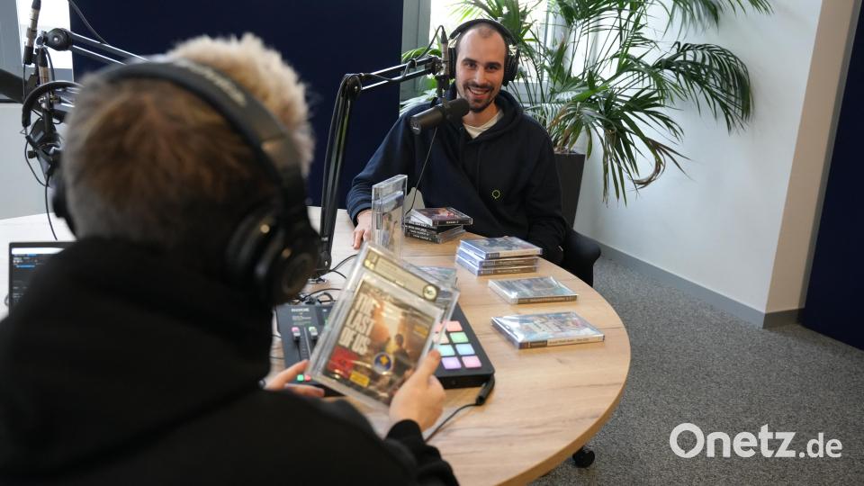 Zum 30-jährigen Playstation-Jubiläum sprechen Maximilian Schulz und Dominik Mark in einer neuen Folge Pixel-Popcorn über den Werdegang von Sonys Videospielkonsole. Bild: Laura Fröhler