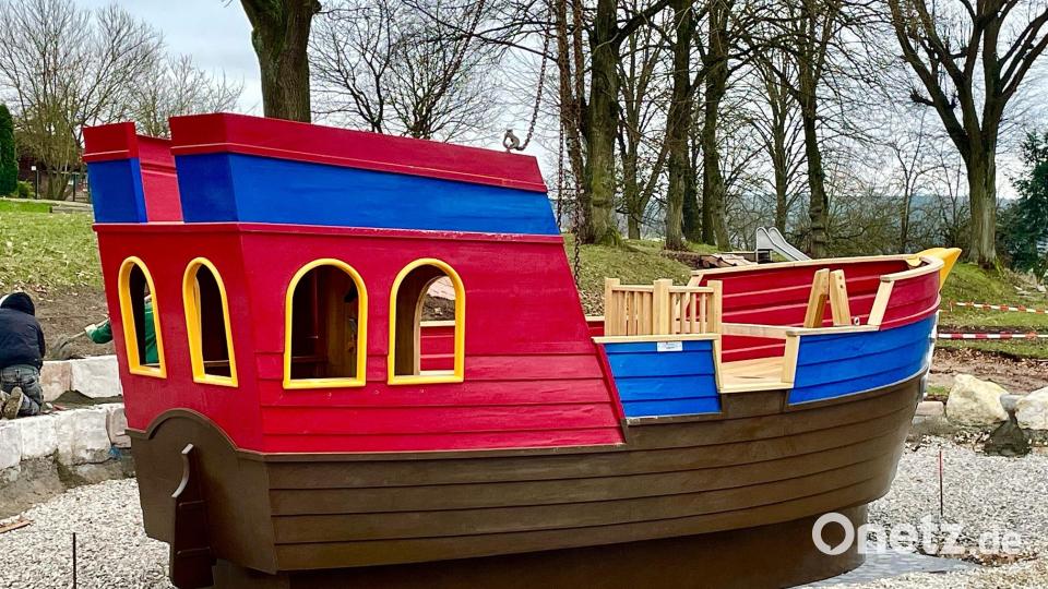 Das Playmobil-Piratenschiff in seiner Endposition. Die Umgebung wird in den nächsten Tagen weiter gestaltet werden. Bild: Krones