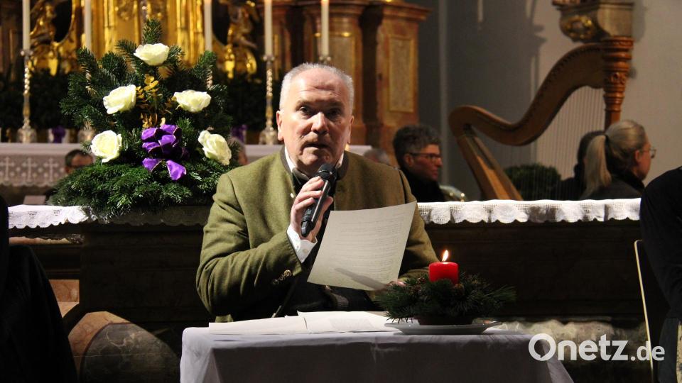 Mit den von ihm ausgewählten Texten setzte Sprecher und Organisator Bertram Erhardt wieder einmal ausdrucksstark das I-Tüpfelchen über die Veranstaltung. Bild: prh