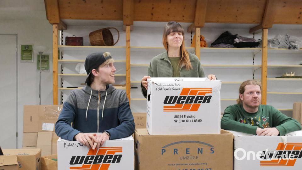 Probeneindruck von &quot;SAD-88&quot; mit Daniel Adler, Lisamarie Berger, Michael Zanner (von links). Bild: Florian Wein/exb