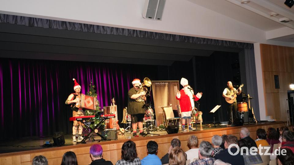 Das Kabarettquartett mit Seppe „Wingei“ Geiger, Thomas „Dammerl“ Hantke, Bischof Nikolaus &quot;Da Meier&quot; und Florian „Flore“ Kuchler (von links). Bild: fvo