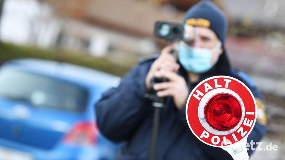 Vor Schulen gibt es regelmäßig Verkehrskontrollen. (Symbolbild) Bild: Angelika Warmuth/dpa