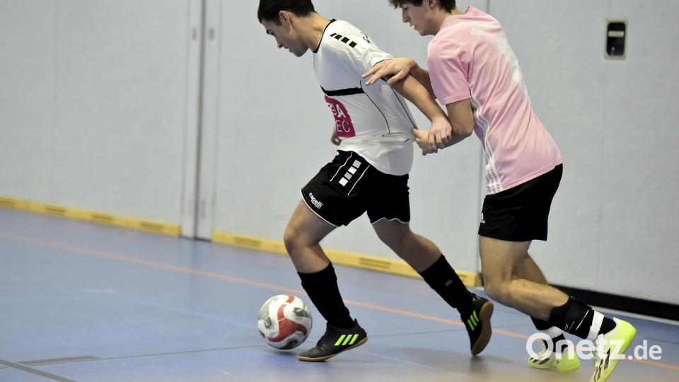 Szenen aus dem U19-Hallen-Cup in Vilseck. Bild: Hubert Ziegler