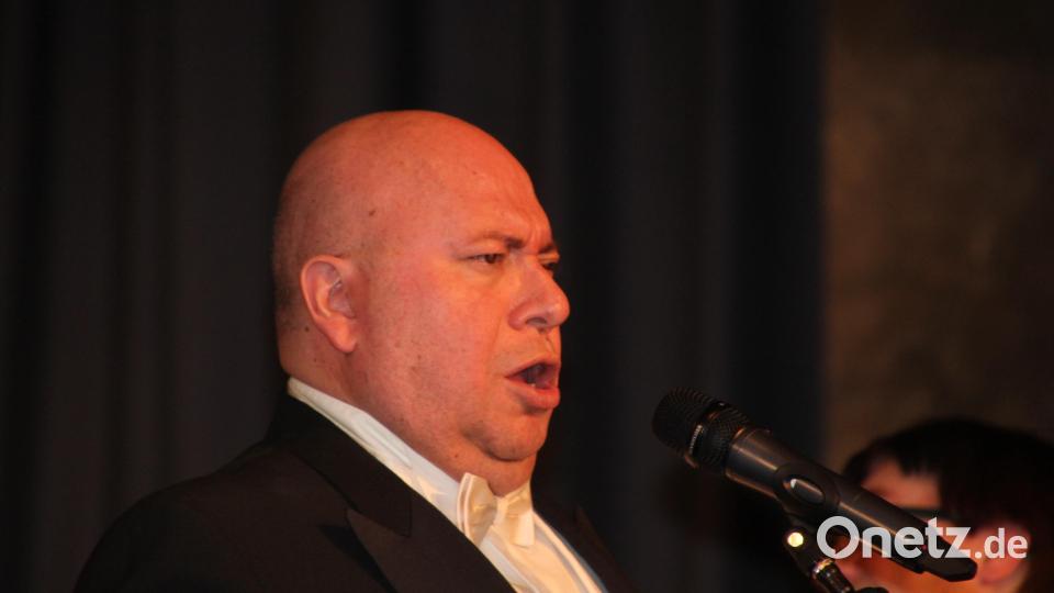 Bassbariton Noé Colin begeisterte mit seiner imposanten Stimme. Bild: kro