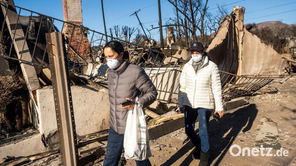 Die Feuer in Los Angeles sind trotz aller Bemühungen der Feuerwehrleute nicht unter Kontrolle. Bild: Noah Berger/AP/dpa
