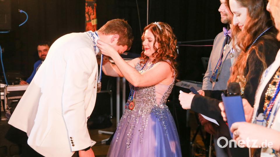 Vizepräsident Florian Herteis erhielt den Ehrenorden von der Prinzessin Nina I. Bild: egl