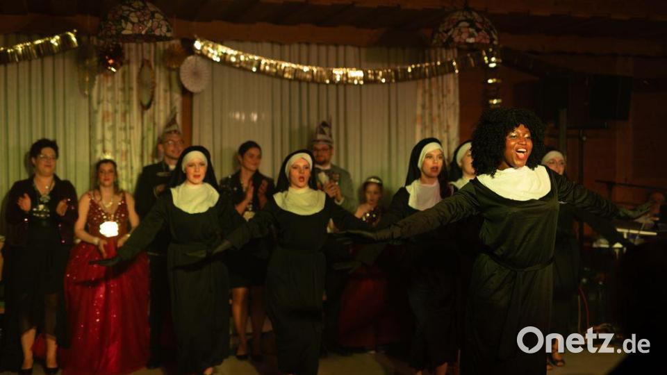 Sister Act war zu Gast beim Inthroball des Faschingsvereins Stammtisch Botzersreuth. Bild: Katharina Luber, exb