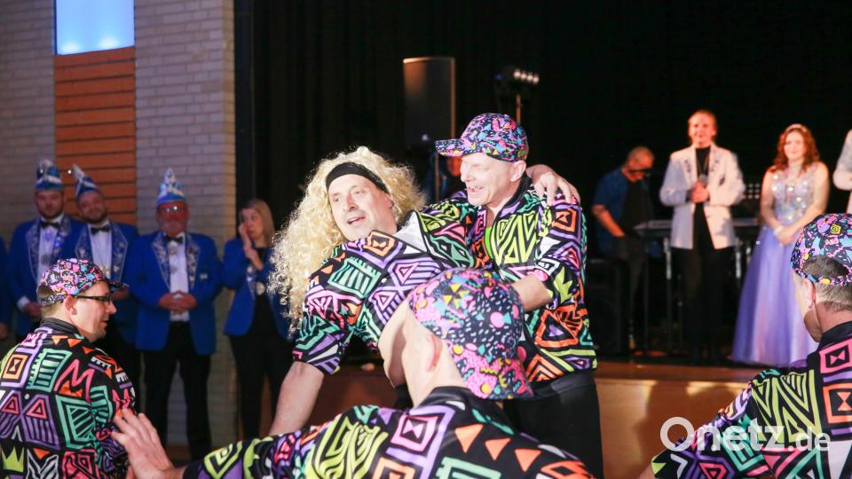 Die männlichen Tanzwunder als Boyband aus den 90er Jahren. Bild: egl