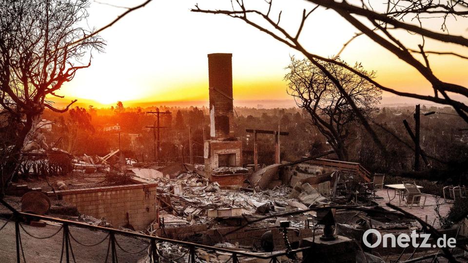 Das Feuer zerstörte ganze Straßenzüge. Bild: Noah Berger/FR34727 AP/AP/dpa