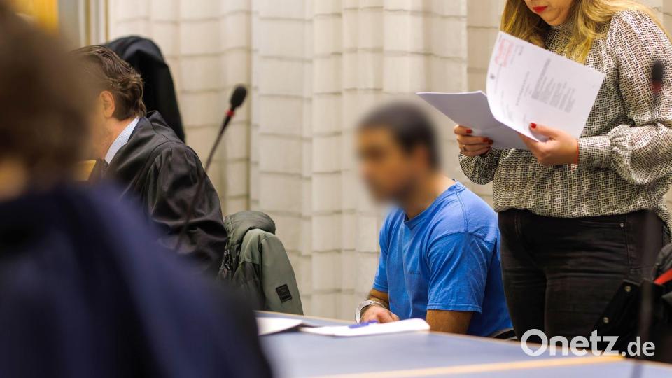 Ein 42-jähriger Angeklagte hat nach eigenen Angaben nicht mit einem Hähnchenschenkel auf einen Mann eingeschlagen. Bild: Philipp von Ditfurth/dpa