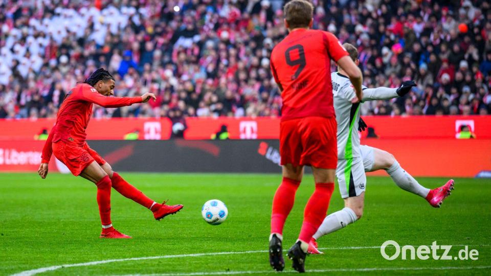 Michael Olise (l) beim erfolgreichen Torschuss zum 2:1. Bild: Tom Weller/dpa