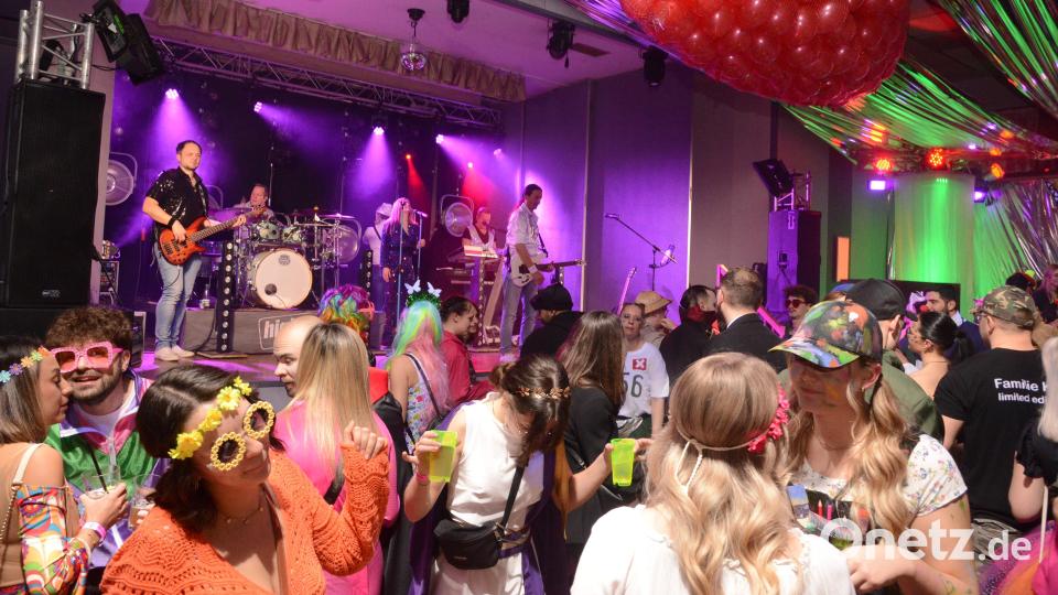Die Band &quot;Highline&quot; gehört zum Faschingsball des SC Luhe-Wildenau untrennbar zum Erfolgsrezept. Bild: bey