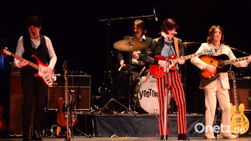 Die &quot;Yesterday&quot;-Beatles in der Max-Reger-Halle. Bild: Kunz