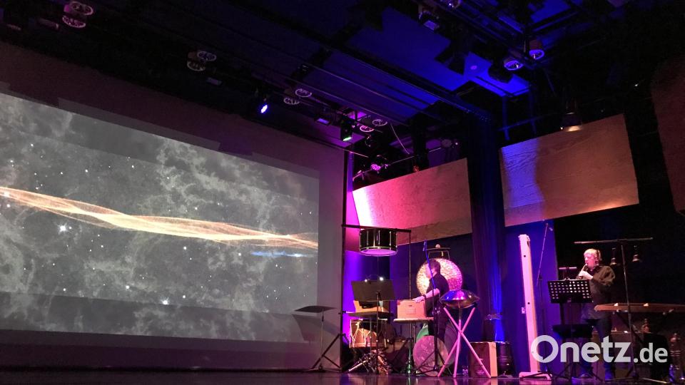 Eine musikalische Reise durch unendliche Sphären in faszinierenden Bildern und Tönen bietet das Duo &quot;Canto di Cosmo&quot;. Bild: mma