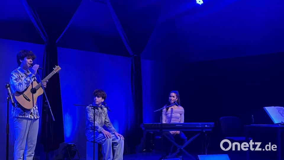 Die Gruppe MVX aus Poppenricht gestaltet den Ursensollener Neujahrsempfang musikalisch. Bild: Nina Forster