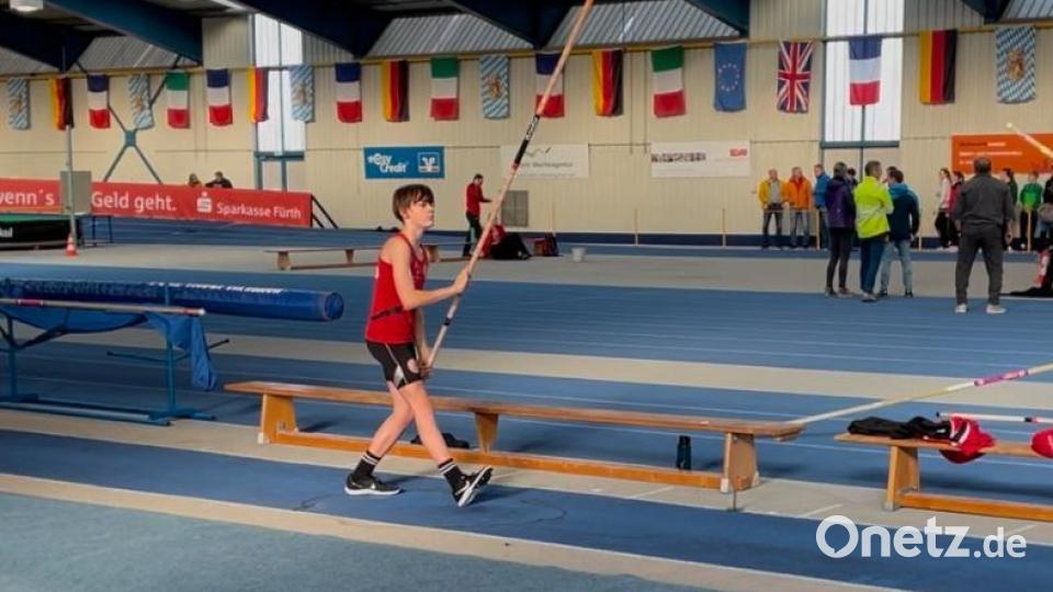 Luis Karl Busch wurde im Stabhochspringen nordbayersicher Meister. Bild: Sabine Schnurrer