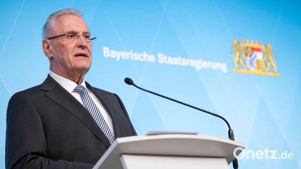 Der Minister berichtet von psychischen Problemen des Verdächtigen. Bild: Lukas Barth/dpa