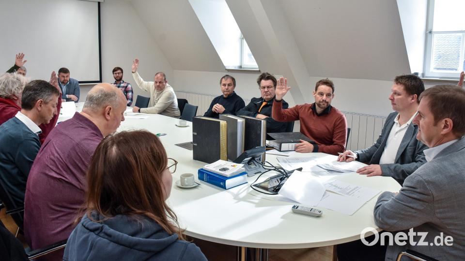 Der Kreiswahlausschuss tagte am Freitag im Rathaus in Amberg und entschied über die Zulassung der Kreiswahlvorschläge für die Bundestagswahl 2025. Bild: Stephan Huber