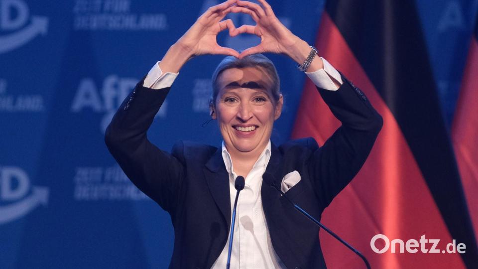 AfD-Chefin Alice Weidel wird von Anhängern gefeiert. Bild: Sebastian Willnow/dpa