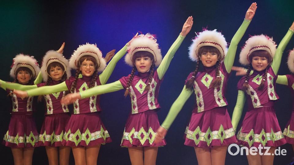 Gardetänze gehören bei der Kinder-Prunksitzung dazu. Bild: kek