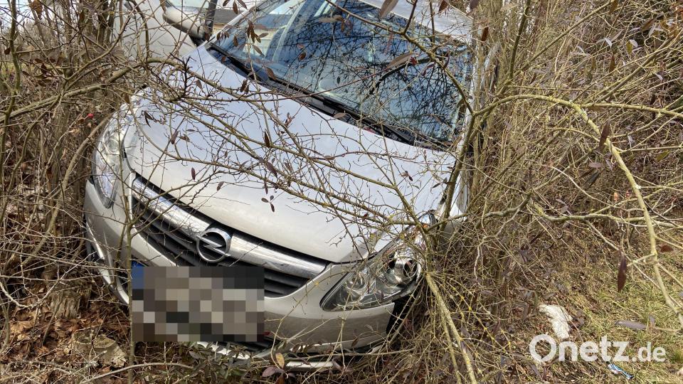 Auf 10.000 Euro summieren sich die Schäden nach einem Unfall in der Nähe des Klinikums Marktredwitz Bild: Polizei