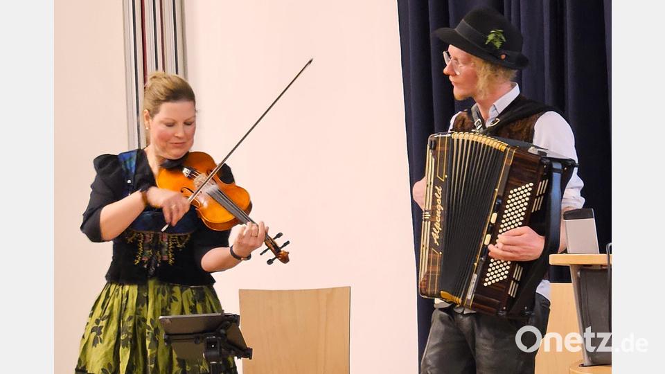 DanzMelange mit Carolin Pruy-Popp und Martin Hick. Bild: Carolin Böckl/exb