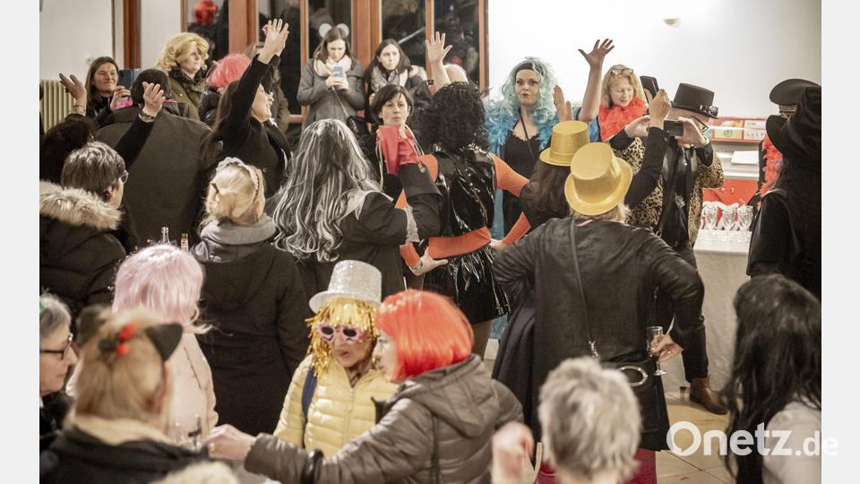 Nicht nur &quot;Hair&quot;, der Film von Miloš Forman, verspricht gute Unterhaltung, auch rund um die Vorstellung sind Spaß und beste Laune angesagt. Bild: Marcus Rebmann