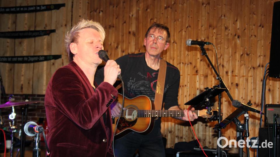 Markus Engelstädter (l.) und Andreas Demleitner kleideten Peter Maffays &quot;Eiszeit&quot; in ein beeindruckendes Gewand. Bild: stg