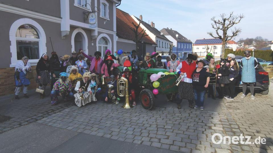 Beim &quot;As- und Agrom&quot; unterwegs sind unter anderen auch die Musiker &quot;Schlutupers&quot; vom Böhmerwald mit ihrem Gefolge. Bild: gz