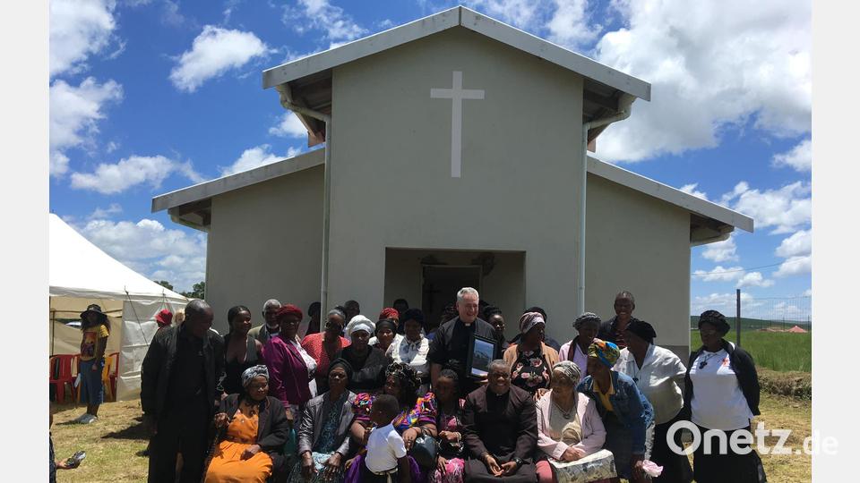 Die Kirche "St. Johannes der Täufer" von Ohlehlo im Zulu-Land ist mit finanzieller Unterstützung von Nabburger Pfarrangehörigen als eine Außenstation der Pfarrei Nkandla gebaut worden. Bild: Pfarrei Nabburg/exb