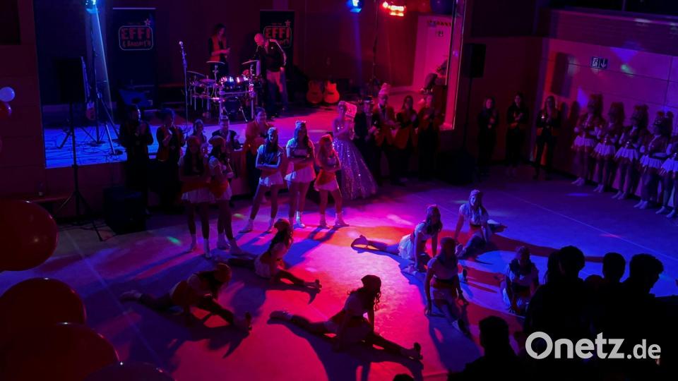 Der Narrhalla-Ball in Rieden mit dem Aufritt der Jugendgarde und ihrem Showtanz als &quot;Vilstal Pirates&quot;. Bild: Melanie Spies
