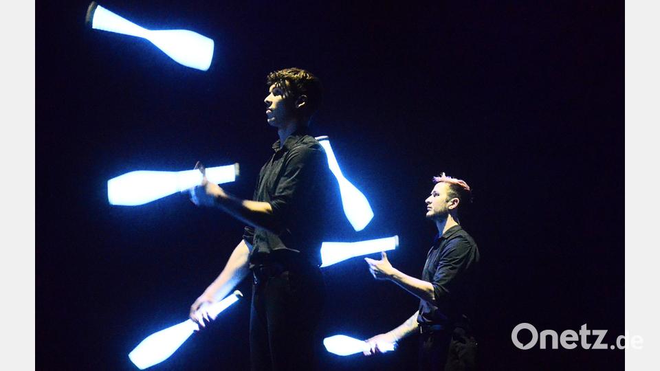 Ballett der fliegenden Keulen mit den Weltmeistern &quot;Jonglissimo&quot; aus Österreich. Bild: Kunz