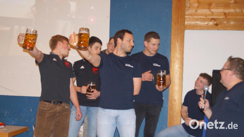 Muskeln liesen die Burcshen bei Maßkrug stemmen mächtig spielen. Bild: slh