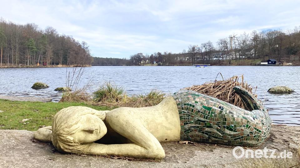 Am Ufer des Hammersees ist die schlafende Meerjungfrau zu finden. Bild: Evi Wagner